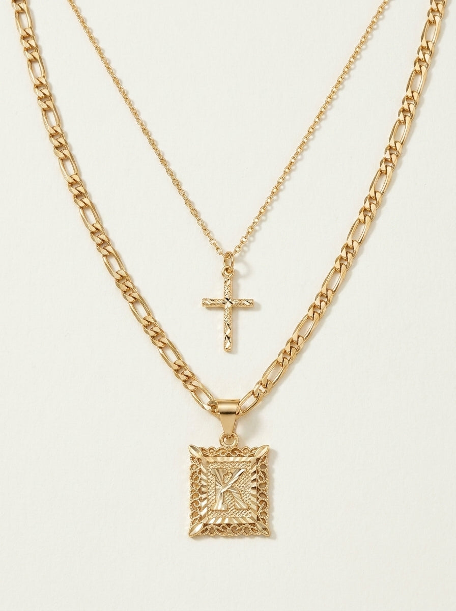 Set aus 2 14-Karat-Halsketten mit Initiale und Kreuz