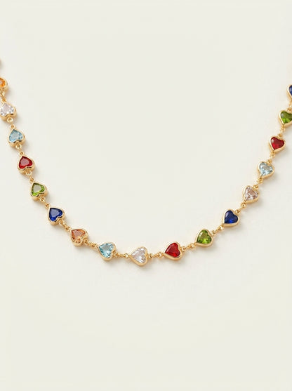 Collier de style ethnique de niche en verre avec petit cœur