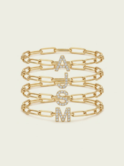 Zartes Büroklammer-Armband mit Initiale