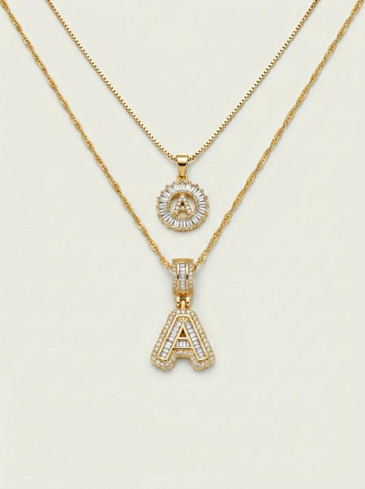 Set mit 2 14-Karat-Halsketten mit Initiale und Glanz