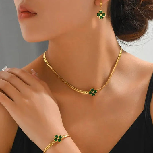 Parure trèfle à quatre feuilles émeraude : collier, bracelet et boucles d'oreilles